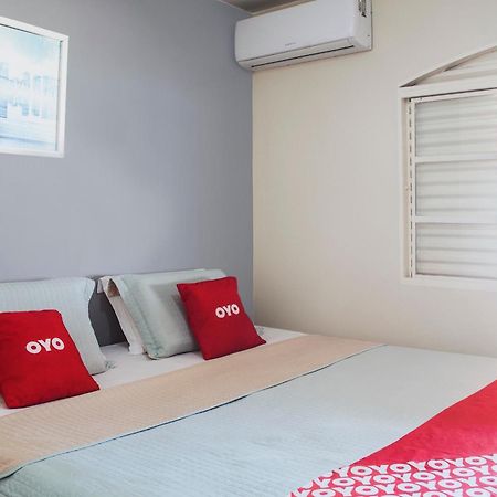 Oyo M&J Hotel Santo Antônio do Descoberto 外观 照片