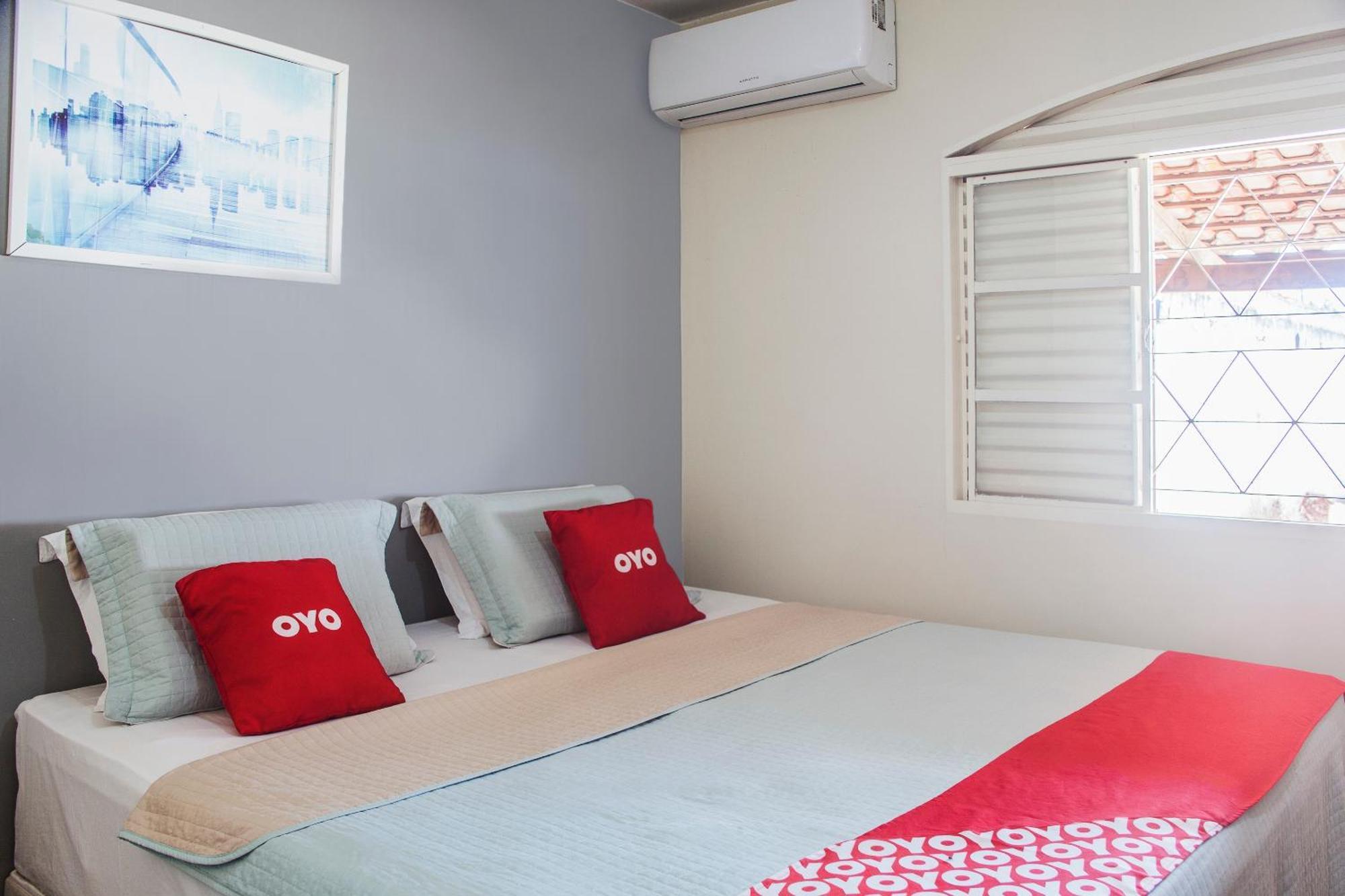 Oyo M&J Hotel Santo Antônio do Descoberto 外观 照片