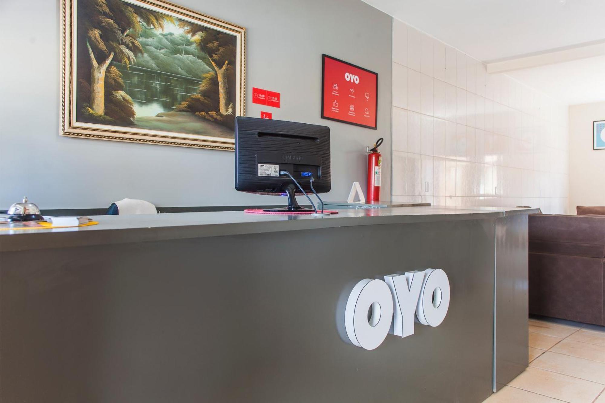 Oyo M&J Hotel Santo Antônio do Descoberto 外观 照片